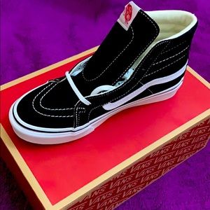 Black/True White High Top VANS!